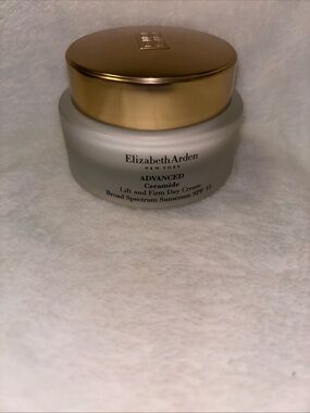 Elizabeth Arden Advanced Ceramide Lift and Firm Day Cream SPF 15 - Gold/White